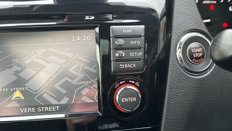 Nissan Qashqai 1.2 DiG-T N-Connecta 5dr Petrol Hatchback